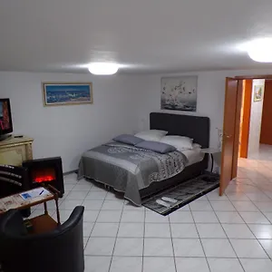 Apartment J.e.